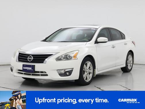 White 2014 Nissan Altima