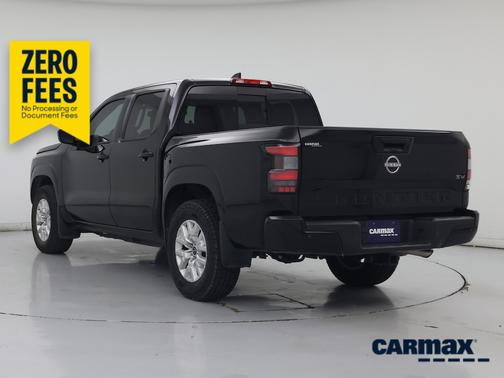 Black 2024 Nissan Frontier SV