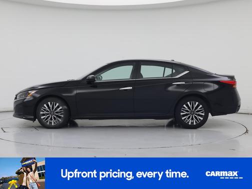 Black 2025 Nissan Altima SV