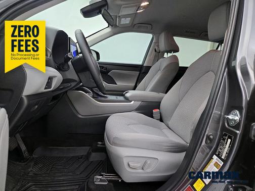 Gray 2023 Toyota Highlander LE