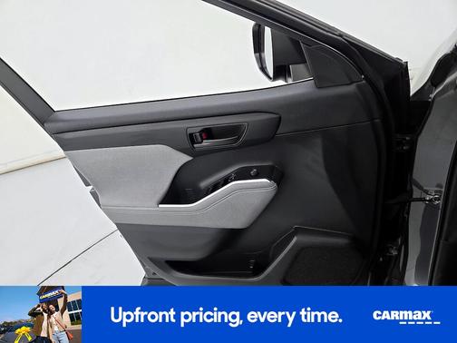 Gray 2023 Toyota Highlander LE