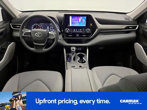 Gray 2023 Toyota Highlander LE