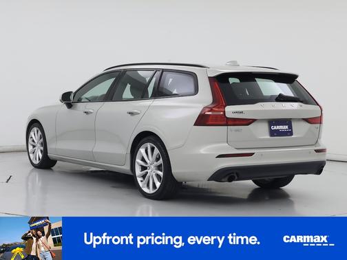 Silver 2020 Volvo V60 T5 Momentum