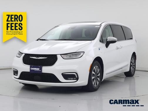 White 2023 Chrysler Pacifica Hybrid Limited