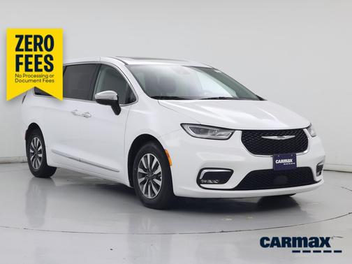 White 2023 Chrysler Pacifica Hybrid Limited