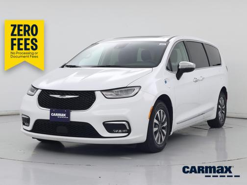 White 2023 Chrysler Pacifica Hybrid Limited