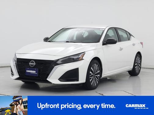 White 2025 Nissan Altima SV