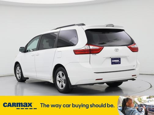 2016 Toyota Sienna LE