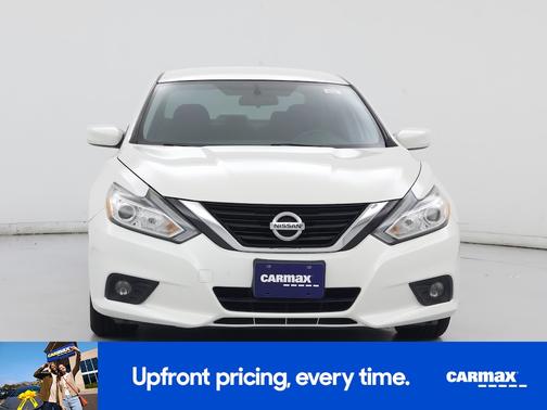 White 2016 Nissan Altima SV