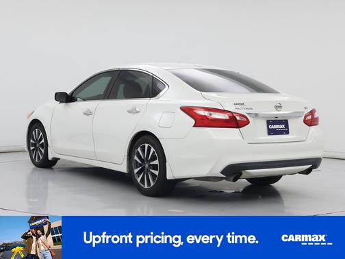 White 2016 Nissan Altima SV