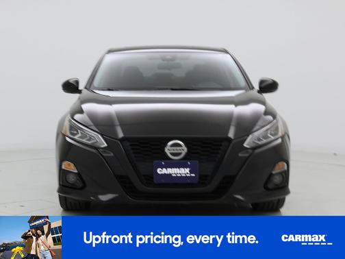 Black 2022 Nissan Altima SR