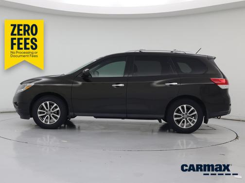 Green 2016 Nissan Pathfinder S