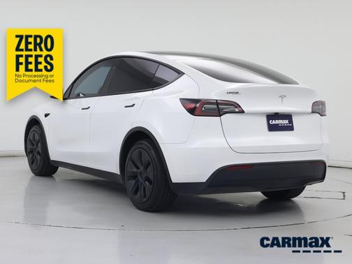 White 2024 Tesla Model Y Long Range