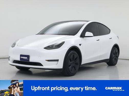 White 2024 Tesla Model Y Long Range