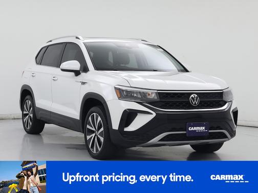 White 2024 Volkswagen Taos SE
