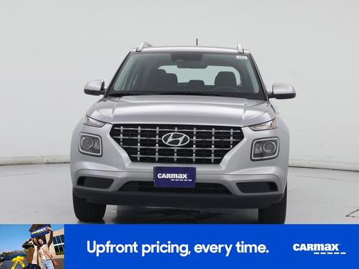 Silver 2025 Hyundai VENUE SEL