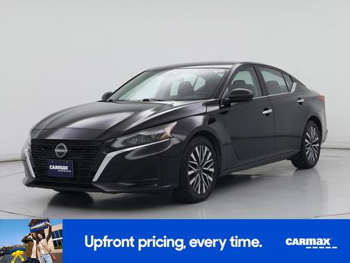 Black 2025 Nissan Altima SV