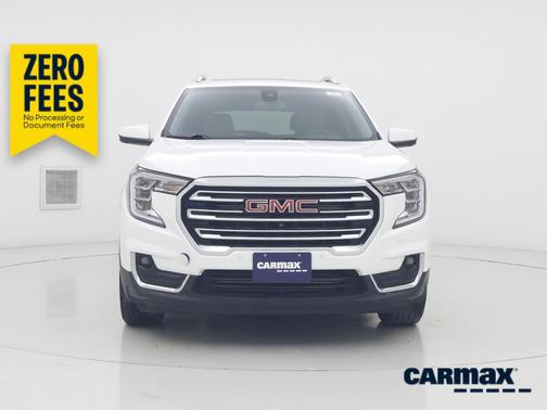 White 2023 GMC Terrain SLT