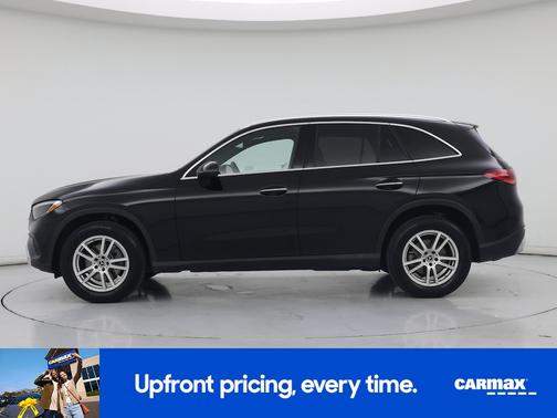 Black 2025 Mercedes-Benz GLC 300