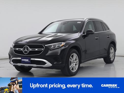 Black 2025 Mercedes-Benz GLC 300
