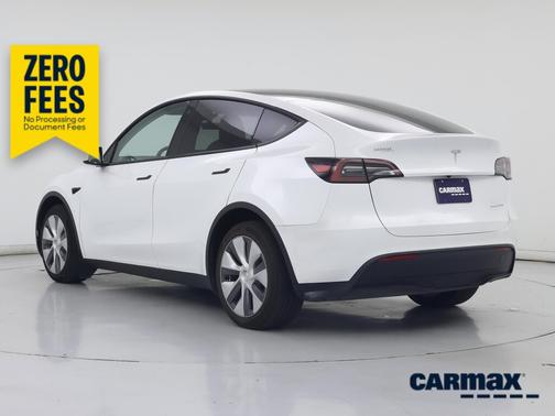 White 2023 Tesla Model Y Long Range