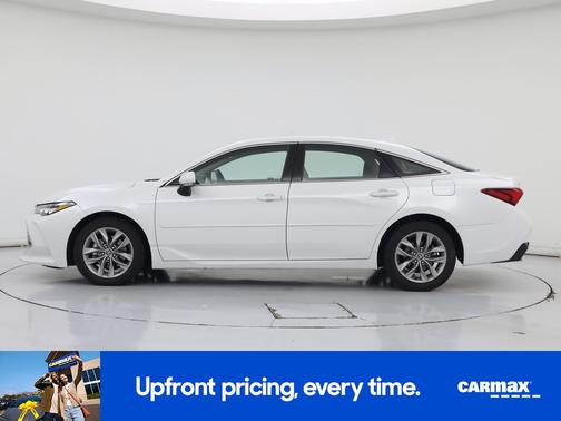 White 2021 Toyota Avalon XLE