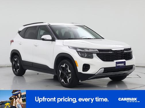White 2025 Kia Seltos S