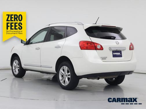 White 2015 Nissan Rogue Select S