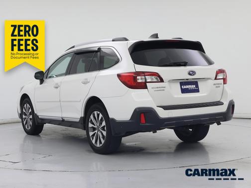 White 2018 Subaru Outback 3.6R Touring