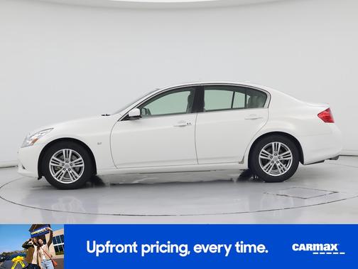 White 2015 INFINITI Q40