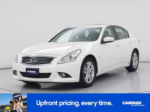 White 2015 INFINITI Q40