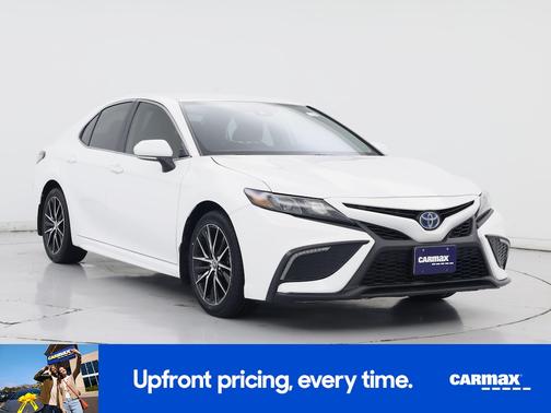 White 2024 Toyota Camry Hybrid SE