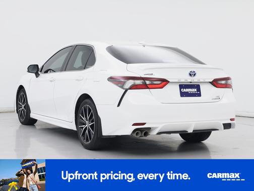 White 2024 Toyota Camry Hybrid SE