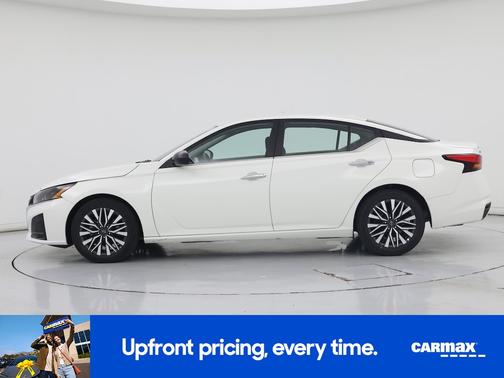White 2025 Nissan Altima SV
