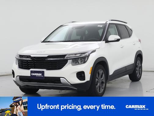 White 2024 Kia Seltos S