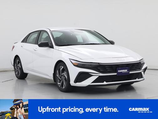 White 2016 Hyundai ELANTRA GT