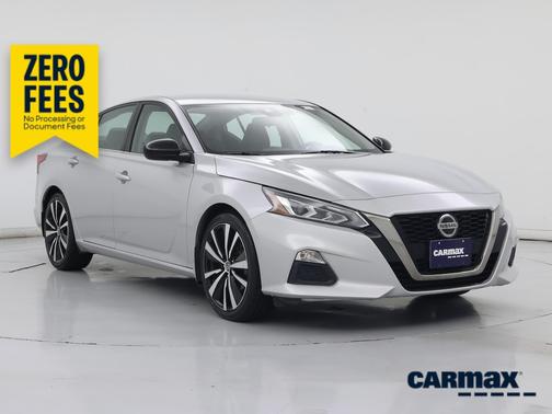 Silver 2022 Nissan Altima SR