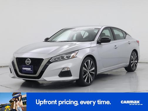 Silver 2022 Nissan Altima SR
