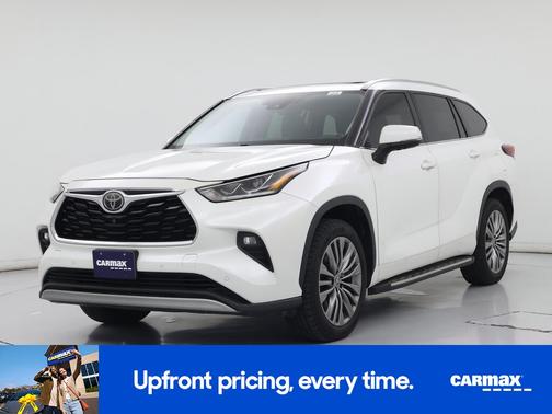 White 2021 Toyota Highlander Platinum