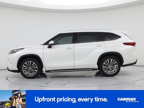 White 2021 Toyota Highlander Platinum