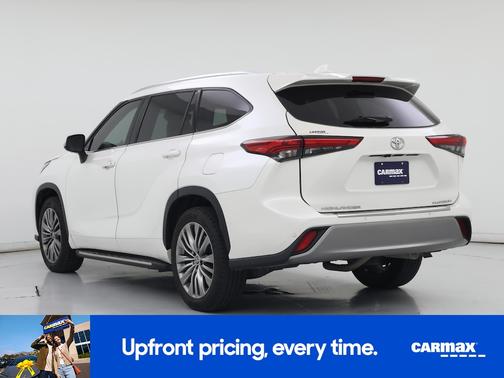 White 2021 Toyota Highlander Platinum