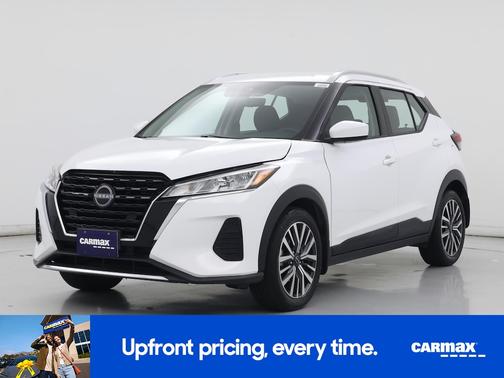 White 2022 Nissan Kicks SV