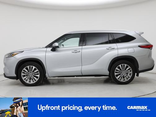 Silver 2022 Toyota Highlander Platinum