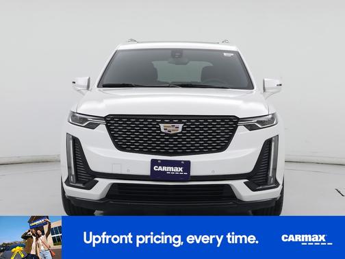 White 2022 Cadillac XT6 Luxury