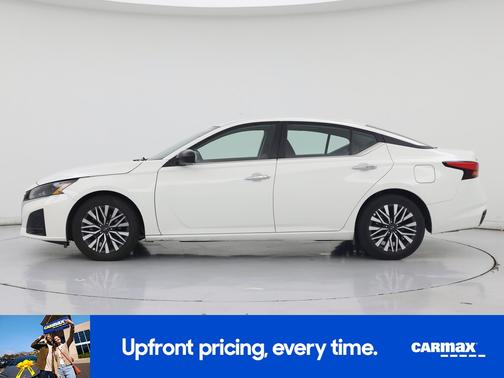 White 2025 Nissan Altima SV