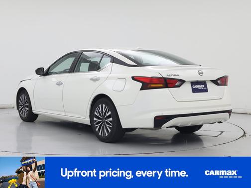 White 2025 Nissan Altima SV