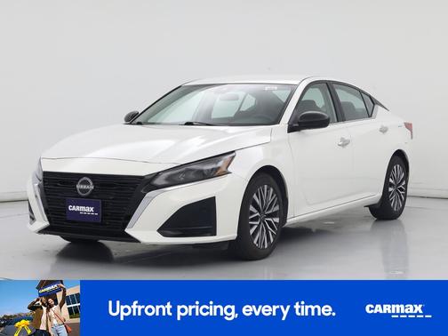 White 2025 Nissan Altima SV