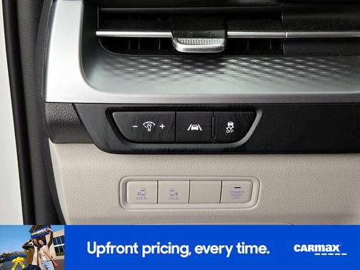 2023 Kia Carnival LX Seat Package