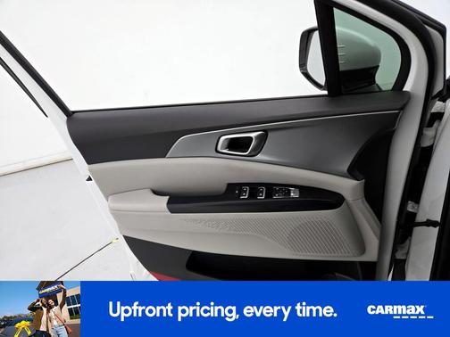 2023 Kia Carnival LX Seat Package