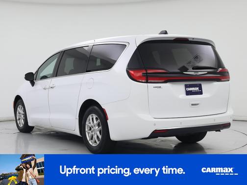 White 2023 Chrysler Pacifica Touring L